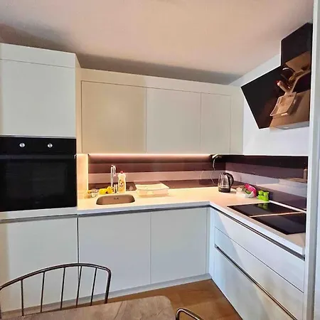 1+1 Luks Full Esyali Daire * Istanbul